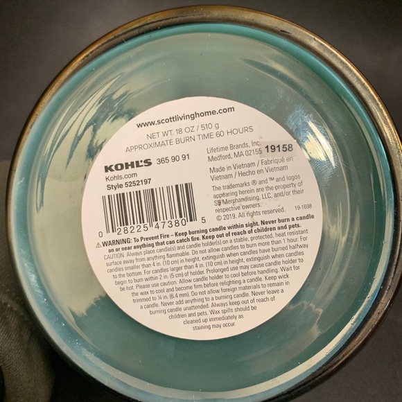 Scott Living “Nature Walk” candle - Picture 3 of 3